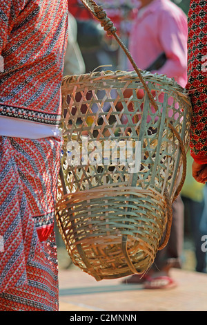 Gorkha, Ghurka Femmes à Namdapha Festival Culturel Eco, Miao, de l'Arunachal Pradesh, Inde Banque D'Images