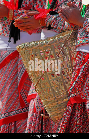 Gorkha, Ghurka Femmes à Namdapha Festival Culturel Eco, Miao, de l'Arunachal Pradesh, Inde Banque D'Images