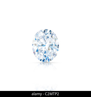 Diamant taille ovale isolés contre fond blanc avec plein de réflexion partielle clipping path Banque D'Images