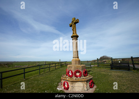 War Memorial, crucifix, l'eau douce de la baie Ouest, Pembrokeshire, Pays de Galles de l'Ouest, Royaume-Uni Banque D'Images