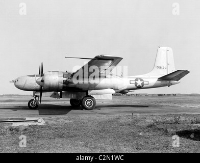 Douglas A-26 Invader (B-26 entre 1948-1965) était un bimoteur bombardier d'attaque légère Banque D'Images