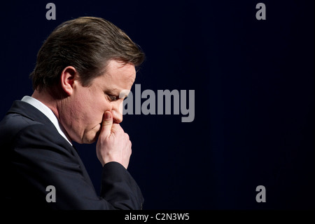 Le parti conservateur David Cameron aborde le Forum de printemps, Brighton, 28 février 2010. Banque D'Images