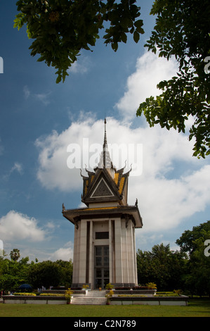 Monument au stupa bouddhiste Killing Fields, Phnom Penh, Cambodge Banque D'Images