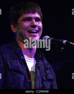 Roy Stride de Scouting for Girls effectuant à la Manchester Academy Manchester, Angleterre - 29.03.08 Banque D'Images