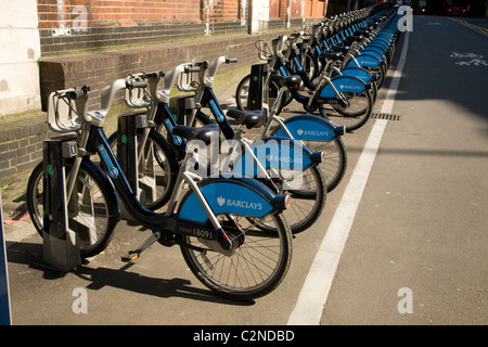 Location de vélos sponsorisés Barclays Londres Angleterre régime Waterloo Banque D'Images