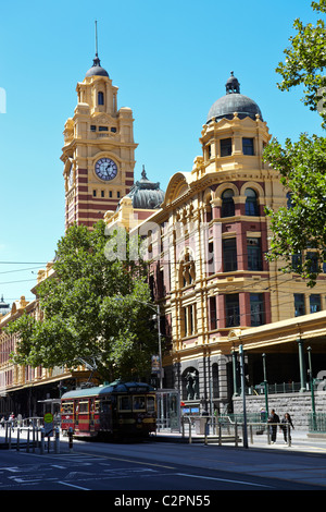 La gare de Flinders Street, à Melbourne, Victoria, Australie Banque D'Images