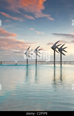 L'Esplanade Lagoon au crépuscule. Cairns, Queensland, Australie Banque D'Images