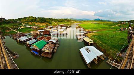 Vue panoramique de mon Bridge à Kanchanaburi, Thaïlande. Banque D'Images