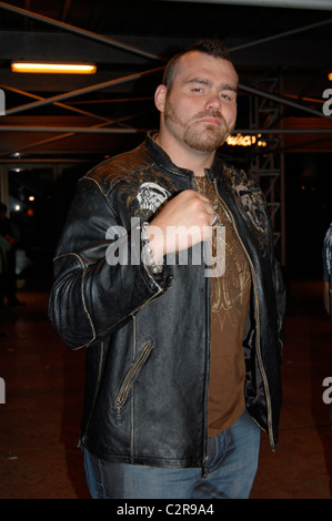 Tim Sylvia Professional arts martiaux mixtes (MMA) pompiers partent Del Frisco's restaurant New York City, USA - 22.05.08 Banque D'Images