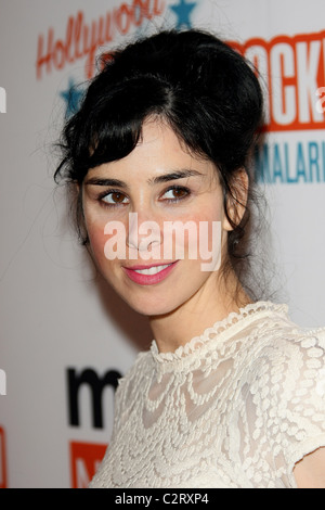 SARAH SILVERMAN MALARIA NO MORE PRÉSENTE : MORSURES RETOUR HOLLYWOOD LOS ANGELES CALIFORNIA USA 16 avril 2011 Banque D'Images