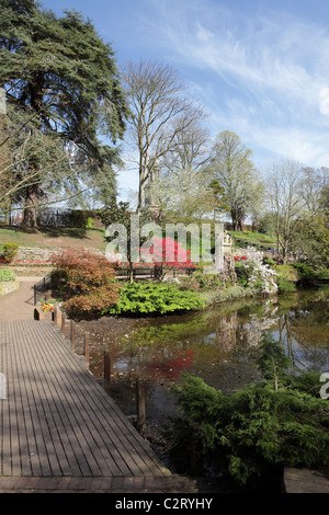 Vue sur un après-midi de printemps glorieux dans les limites de la Dingle à Shrewsbury,une oasis de l'horticulture. Banque D'Images