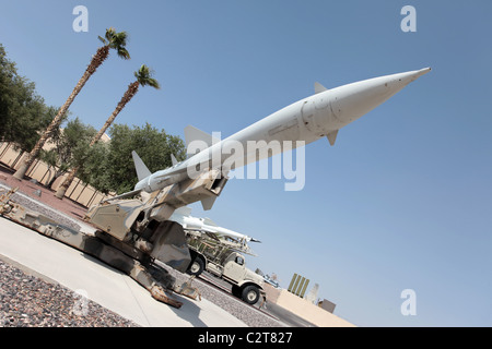 L'orientation soviétique SA-2 de missiles surface-air capturés par les militaires américains pour l'exploitation et la formation des équipages. Banque D'Images