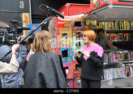 Mary Portas interview programme TV Enregistrement caméra sound boom Banque D'Images