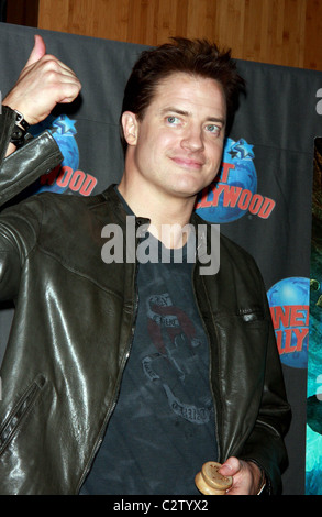 Brendan Fraser fait une apparition au Planet Hollywood à Times Square et fait la promotion de son nouveau film 'Voyage au centre de la Banque D'Images