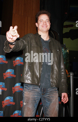 Brendan Fraser fait une apparition au Planet Hollywood à Times Square et fait la promotion de son nouveau film 'Voyage au centre de la Banque D'Images