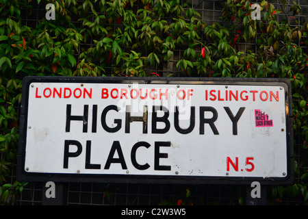 Lieu Highbury street sign, Islington, Londres, Angleterre, RU ARTIFEX LUCIS Banque D'Images