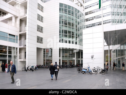 Den Haag / La Haye (Gravenhaage). Stadhuis / Nouvelle mairie (à 70 Spui- 1995 ; Richard Meier). Banque D'Images