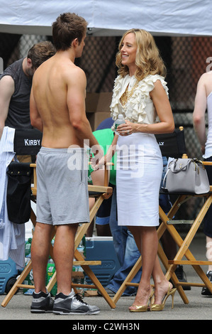 Kim Raver, Robert Buckley sur le plateau de tournage de 'Lipstick Jungle' à l'East Village, New York City, USA - 27.06.08 Doug Banque D'Images