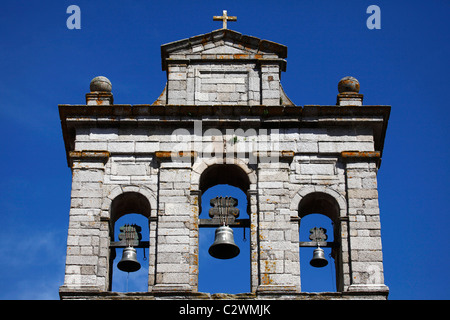 Le clocher de l'église de Notre Dame de Grace (Igreja Nossa Senhora da Graça) à Evora, Portugal. Banque D'Images