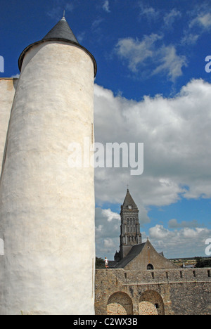 Château et église abbatiale Saint-Philibert à Noirmoutier-en-L'ile sur l'Atlantique Français île de Noirmoutier en Vendée, Pays Loire Banque D'Images