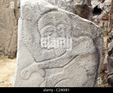 Sculptures sur pierre des dieux à l'état d'Oaxaca les ruines de Monte Alban Mexique Banque D'Images