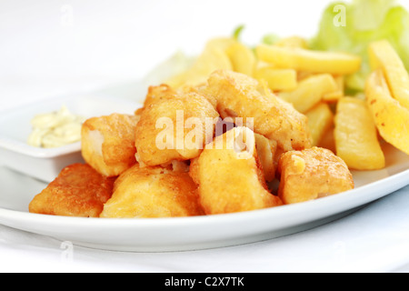 Le poisson frit et frites avec Banque D'Images