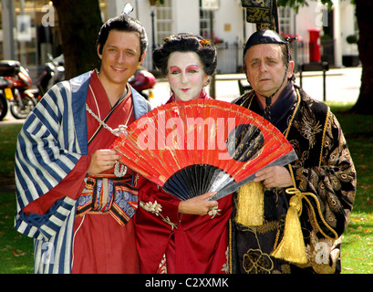 Jonathan Ansell, Sylvester McCoy & Nichola McAuliffe lancement presse "Le Mikado" au Richmond Theatre London, England - Banque D'Images