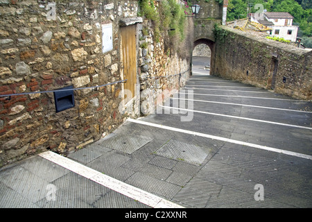 Alley, Serre di Rapolano, Toscane, Italie Banque D'Images