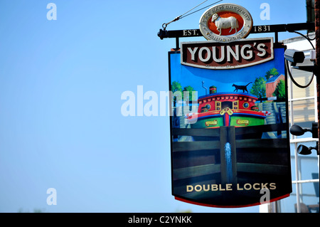 Youngs - pub doubles écluses, canaux, Exeter, Devon Banque D'Images
