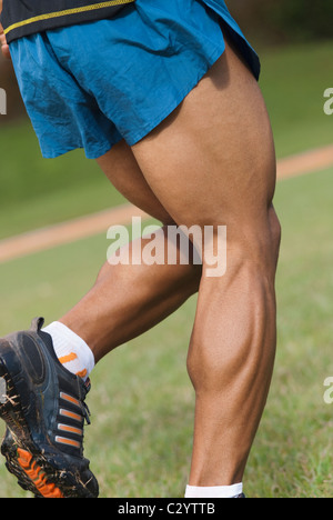 Close up of Hispanic man's legs Banque D'Images