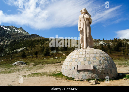 Jésus Christ statue au sommet du col de Vergio, Corse, France Banque D'Images