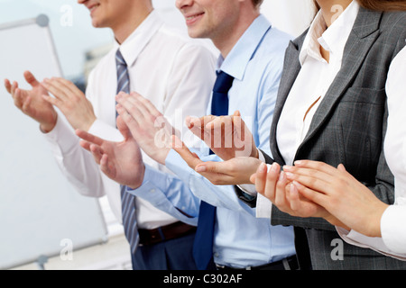 Photo de partenaires d'affaires mains applaudir à la réunion Banque D'Images
