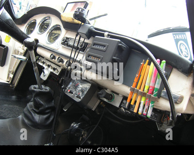 Intérieur de classic Alfa Romeo voiture rallye prêt pour la concurrence Banque D'Images