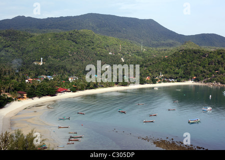 Donnant sur Ao Thong Nai Pan Yai, sur la côte est. Ko PhaNgan, Surat Thani, Thaïlande, Asie du Sud-Est, Asie Banque D'Images