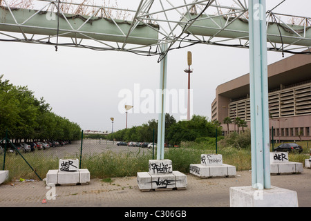 Paysage de l'ancien site Olympique, le centre d'attention pour les soumissions d'unsuccesful 1999/2003, envahis par la végétation et sous-utilisés. Banque D'Images