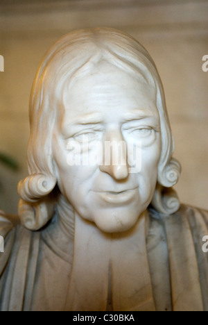 Statue de John Wesley, un buste fondateur de l'Église méthodiste. Le buste dans le Methodist Central Hall Londres, Angleterre 2010s.UK HOMER SYKES Banque D'Images