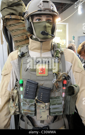 Uniforme de Police sur EUROPOLTECH 2011 Salon international à Varsovie, Pologne Banque D'Images