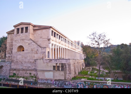 Athènes domine l'attique et c'est l'une des plus anciennes villes du monde, que son histoire s'étend sur environ 3 400 oui Banque D'Images