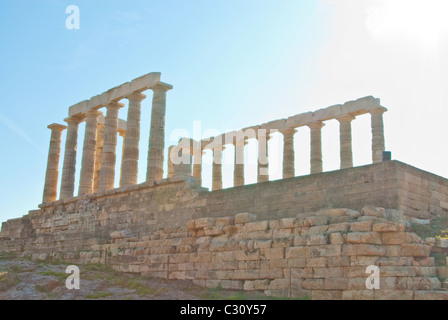 Cap Sounion est à noter que le site des ruines d'un ancien temple grec de Poséidon, le dieu de la mer dans la mythologie classique. Banque D'Images