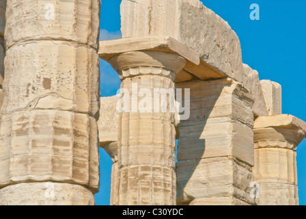Cap Sounion est à noter que le site des ruines d'un ancien temple grec de Poséidon, le dieu de la mer dans la mythologie classique. Banque D'Images