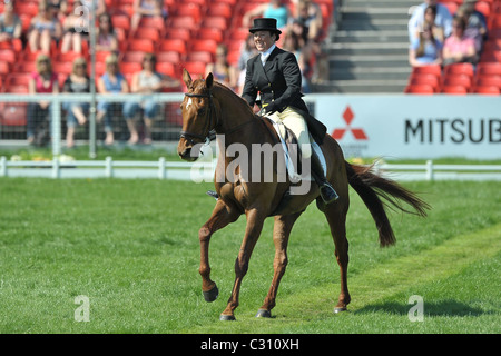 Rosie Thomas équitation BARRY'S BEST. Mitsubishi Badminton Horse Trials Banque D'Images