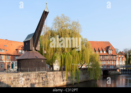 Ancienne grue et Restaurant Luener Muehle, Lunebourg, Basse-Saxe, Allemagne Banque D'Images