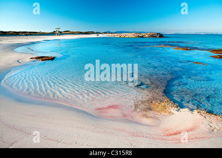 Un cadre paradisiaque plage de la région de Illetas à Formentera, une île méditerranéenne de l'Espagne. Banque D'Images