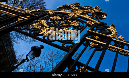 Porte d'entrée au Parc Monceau Paris France Banque D'Images
