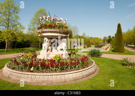 Les jardins de l'avenue dans Regents Park, Londres, Angleterre Banque D'Images