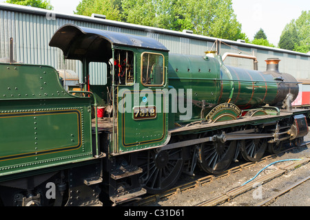 Train à vapeur sur la ligne de chemin de fer dans la vallée de Severn Bridgenorth Banque D'Images