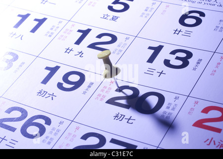 Punaise sur Calendrier pour afficher la notion de meubles Banque D'Images