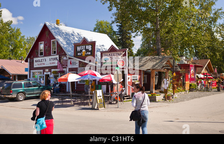 TALKEETNA, Alaska, USA - Nagley's Store et scène de rue. Banque D'Images