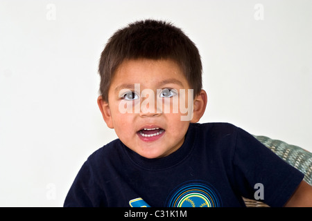 4-5 ans Hispanic boy portrait. M. © Myrleen Pearson Banque D'Images