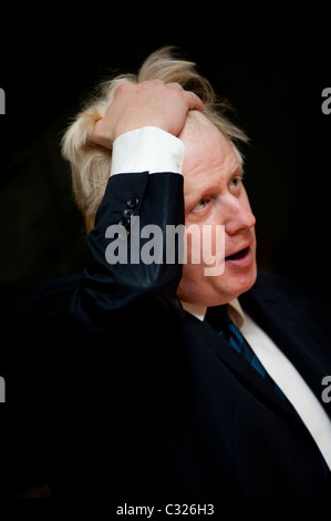 Le maire de Londres, Boris Johnson est titulaire d'une conférence sur l'impact du ralentissement économique et de l'art à la V&A, Londres. Banque D'Images